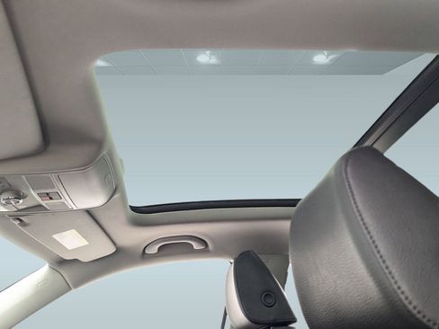 Used 2017 Volkswagen Tiguan Wolfsburg Edition image 12