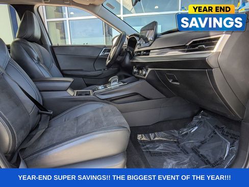 Used 2023 Mitsubishi Outlander SE image 16