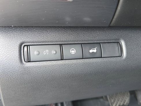 Used 2023 Nissan Pathfinder SL image 26