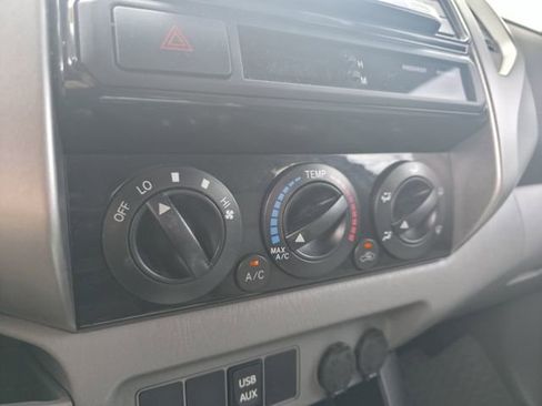 Used 2014 Toyota Tacoma PreRunner w/ SR5 Package image 16