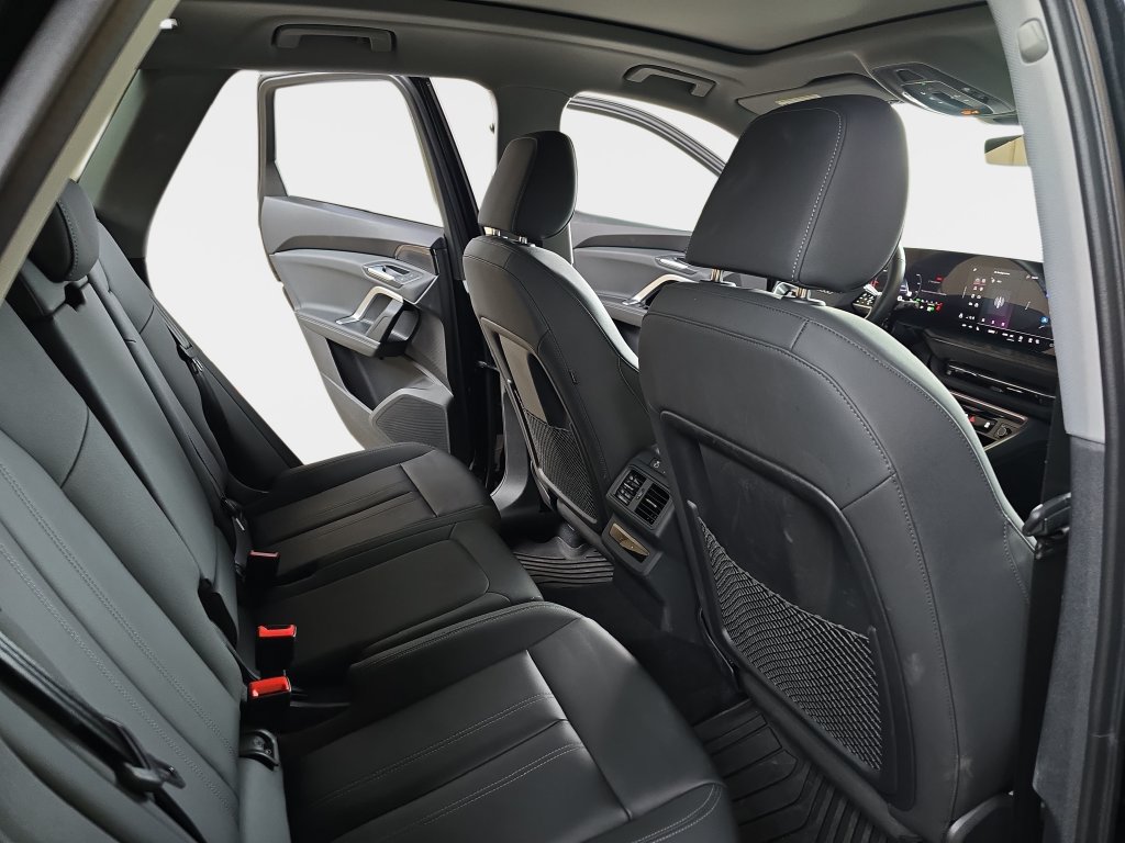 Used 2025 Audi Q5 Premium w/ Convenience Package AWD/4WD image 13