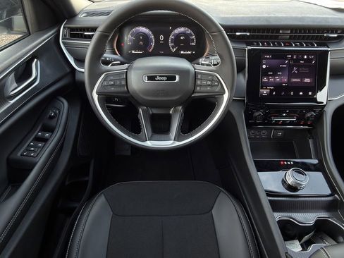 New 2025 Jeep Grand Cherokee L Altitude AWD/4WD image 11