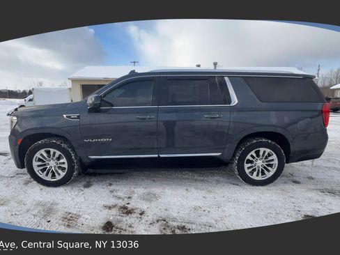 Used 2021 GMC Yukon XL SLT w/ SLT Luxury Plus Package image 3
