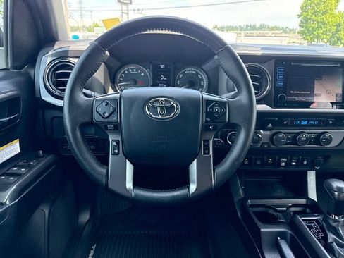 Used 2019 Toyota Tacoma TRD Off-Road AWD/4WD image 17