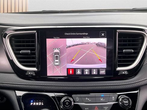 New 2026 Chrysler Pacifica Select FWD image 13