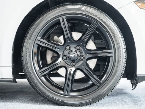 Used 2020 Ford Mustang Premium image 25