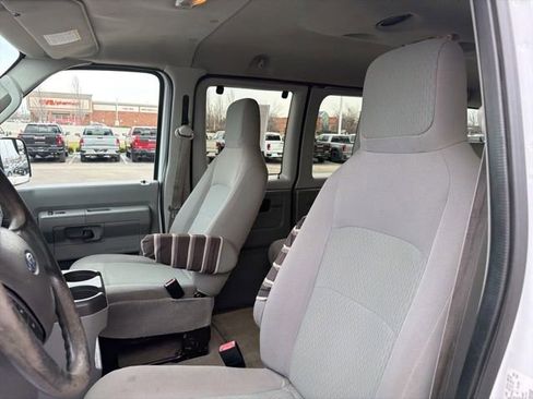 Used 2013 Ford E-350 and Econoline 350 XLT image 26