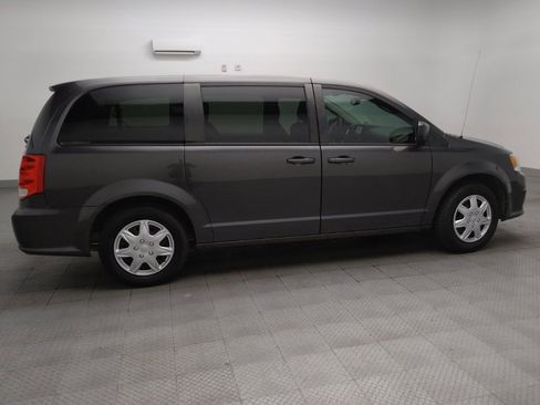 Used 2018 Dodge Grand Caravan SE w/ UConnect Hands-Free Group FWD image 10