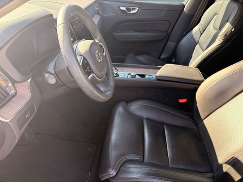 Certified 2023 Volvo XC60 B5 Ultimate w/ Protection Package Premier image 5