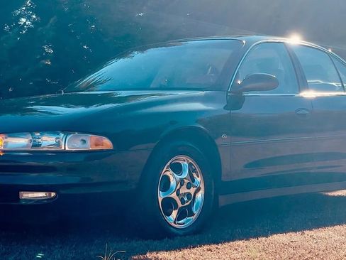 Used 1999 Oldsmobile Intrigue GL image 2