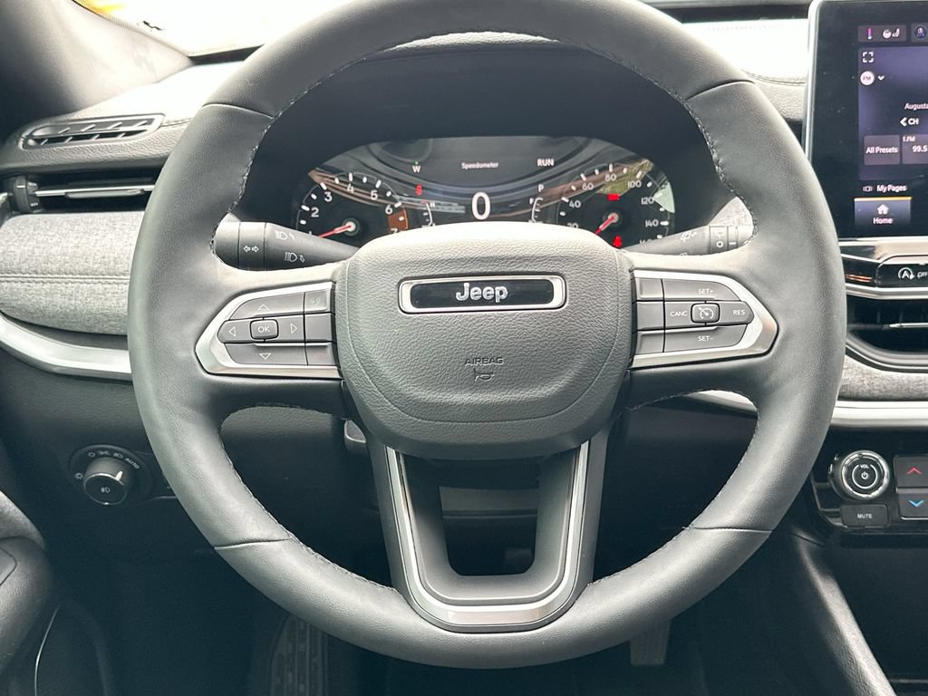 Used 2024 Jeep Compass Latitude AWD/4WD image 18