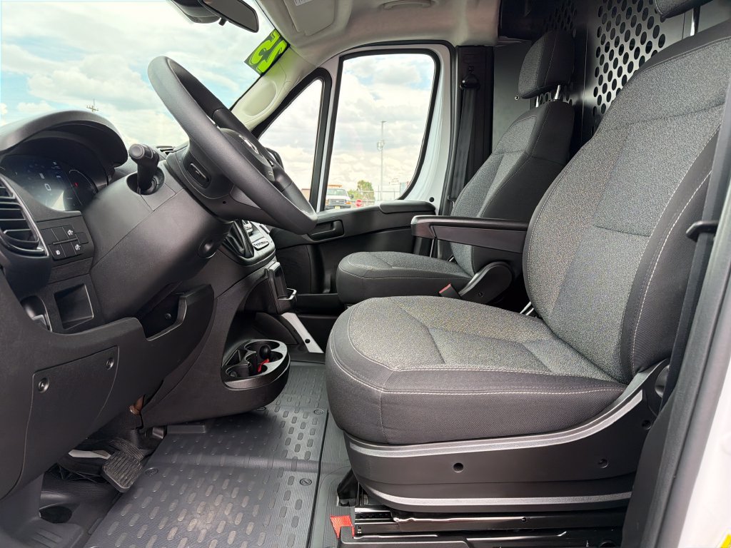 Used 2025 RAM ProMaster 2500 w/ U-Haul Equipment Group FWD image 17