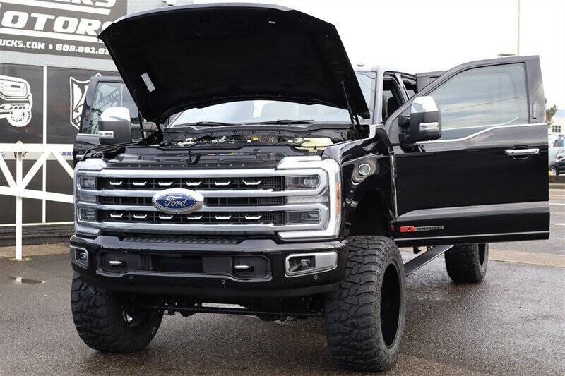 Used 2024 Ford F350 Platinum w/ Tremor Off-Road Package AWD/4WD image 30