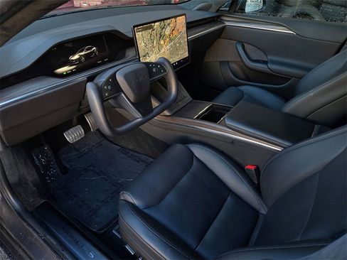 Used 2022 Tesla Model S image 9