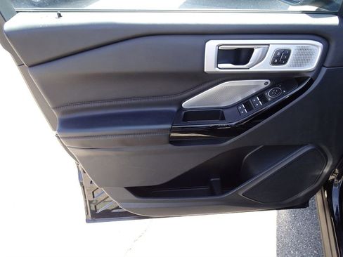 Used 2021 Ford Explorer Platinum w/ Equipment Group 601A image 15