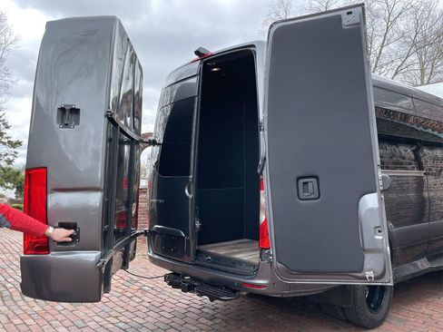 Used 2020 Mercedes-Benz Sprinter 2500 image 5
