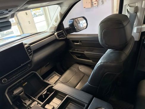 Used 2022 Toyota Tundra Limited w/ Power Package AWD/4WD image 32
