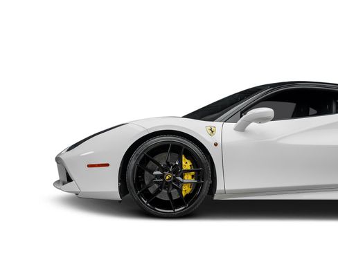 Used 2018 Ferrari 488 GTB RWD image 20