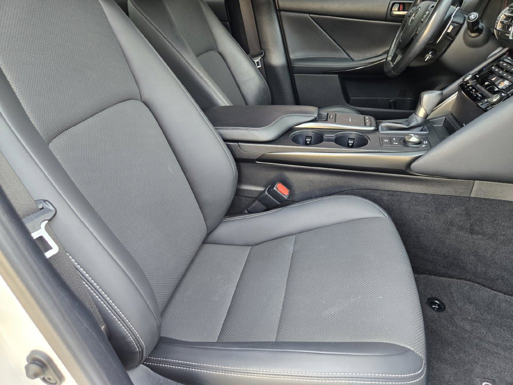 Used 2021 Lexus IS 300 w/ Accessory Package RWD image 11