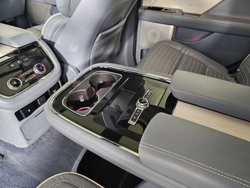 Used 2020 Lincoln Navigator Black Label w/ Cargo Convenience Package image 24