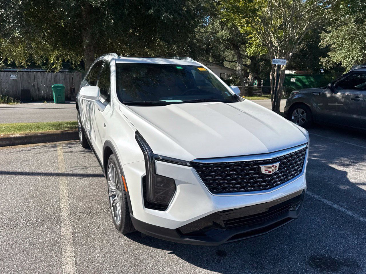 Used 2024 Cadillac XT4 Premium Luxury FWD image 3