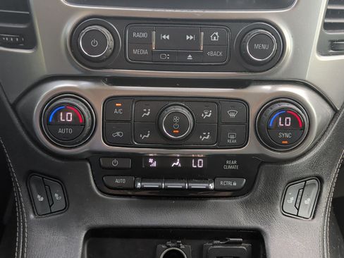 Used 2017 Chevrolet Suburban LT RWD image 20