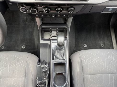 Used 2018 Toyota Tacoma TRD Sport w/ Technology Package image 11