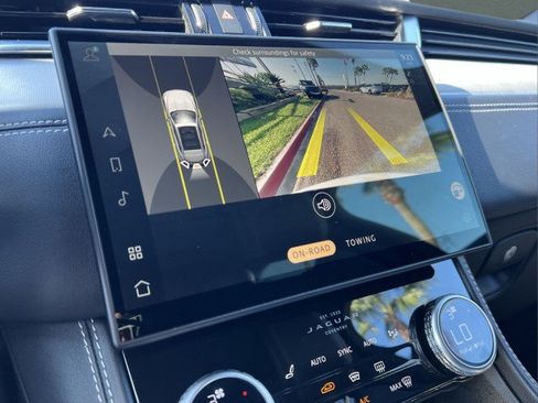 Used 2024 Jaguar F-PACE R-Dynamic S image 27