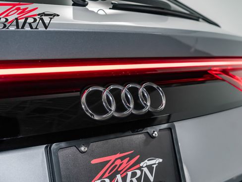 Used 2022 Audi Q8 Premium Plus image 14