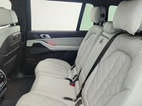 Used 2026 BMW X7 xDrive40i image 34