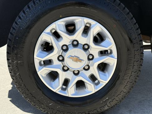 Used 2021 Chevrolet Silverado 2500 LTZ AWD/4WD image 12