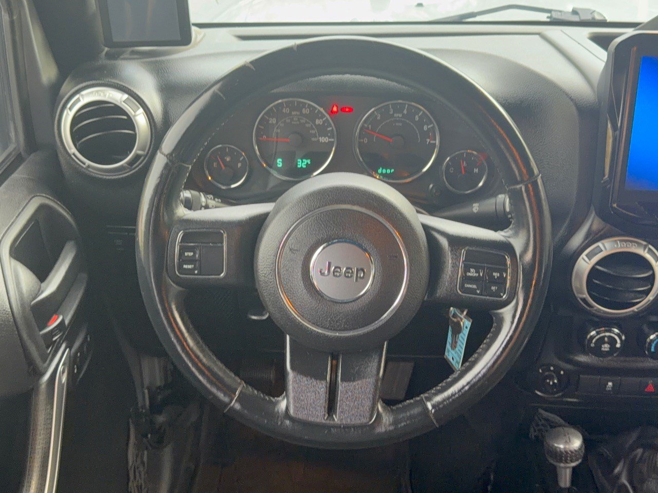 Used 2015 Jeep Wrangler Unlimited Rubicon AWD/4WD image 10