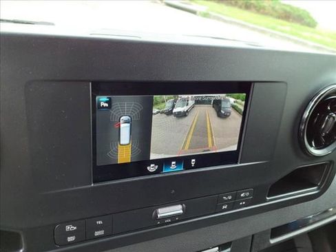 Used 2024 Mercedes-Benz Sprinter 2500 image 23