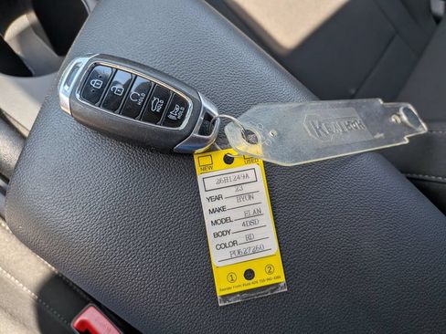 Used 2023 Hyundai Elantra SEL FWD image 17