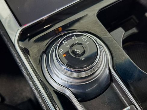 Certified 2019 Ford Edge Titanium w/ Cold Weather Package image 23