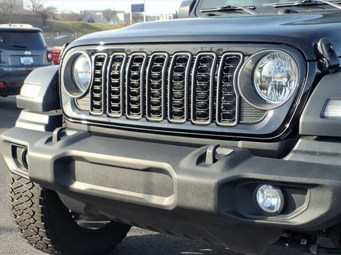 Used 2024 Jeep Wrangler Sport S image 33