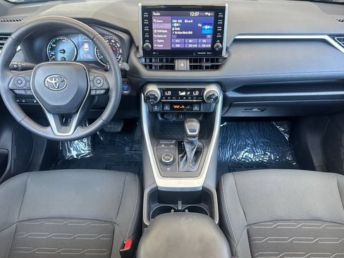 Used 2022 Toyota RAV4 SE w/ Convenience Package AWD/4WD image 12