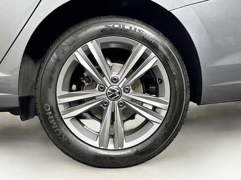 Used 2024 Volkswagen Jetta SE image 11