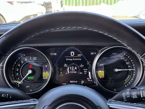 Used 2023 Jeep Wrangler Unlimited Sahara w/ Cold Weather Group image 27