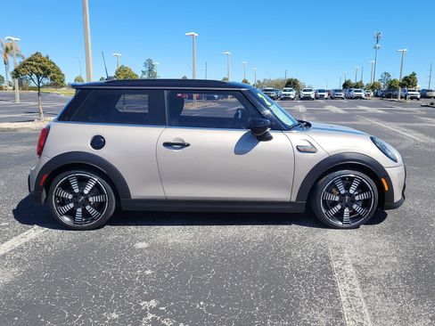 Used 2022 MINI Cooper S image 8