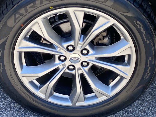 Used 2022 Ford Explorer Limited w/ Equipment Group 301A AWD/4WD image 30