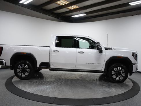 Used 2024 GMC Sierra 2500 Denali w/ Denali Reserve Package image 10