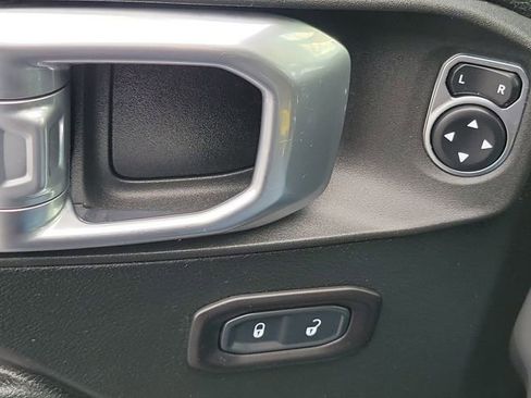 Used 2020 Jeep Wrangler Unlimited Sport image 23