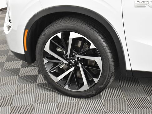 Used 2024 Mitsubishi Outlander SE image 52