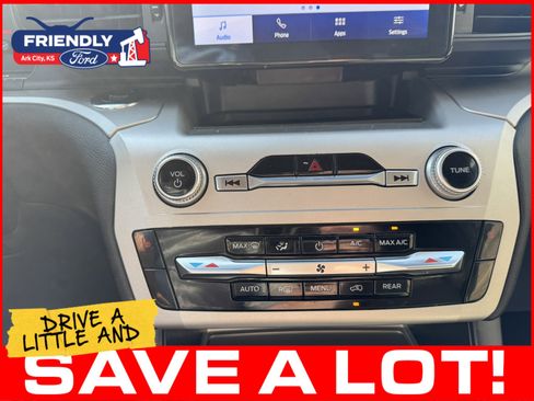 Used 2022 Ford Explorer XLT AWD/4WD image 26