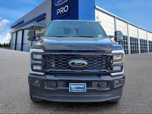 New 2026 Ford F250 Lariat w/ Black Appearance Package image 17