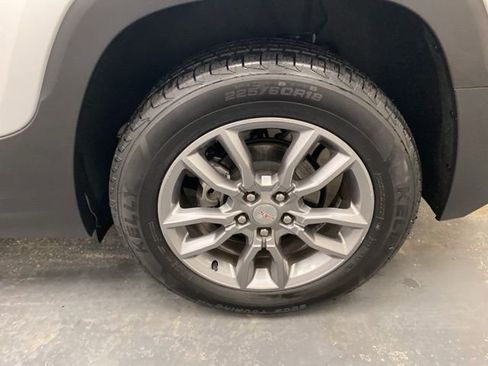 Used 2022 GMC Terrain SLT w/ Infotainment Package II image 34