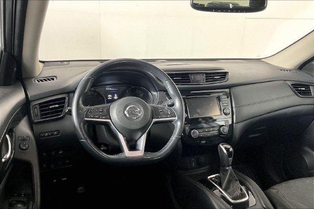 Used 2017 Nissan Rogue SL w/ SL Premium Package AWD/4WD image 3