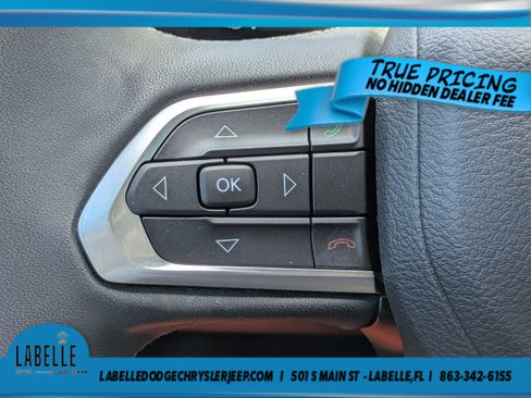 Used 2024 Jeep Compass Latitude AWD/4WD image 19