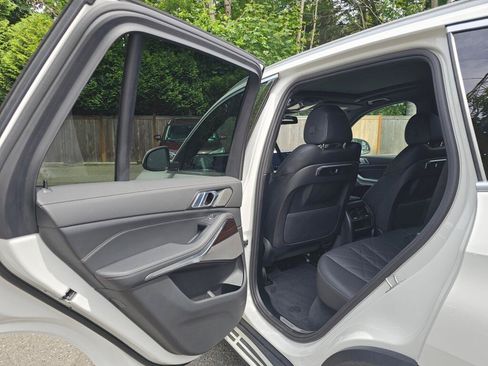 Used 2026 BMW X5 xDrive40i AWD/4WD image 18